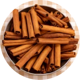 Ceylon cinnamon bark: cinnamon sticks in a bowl